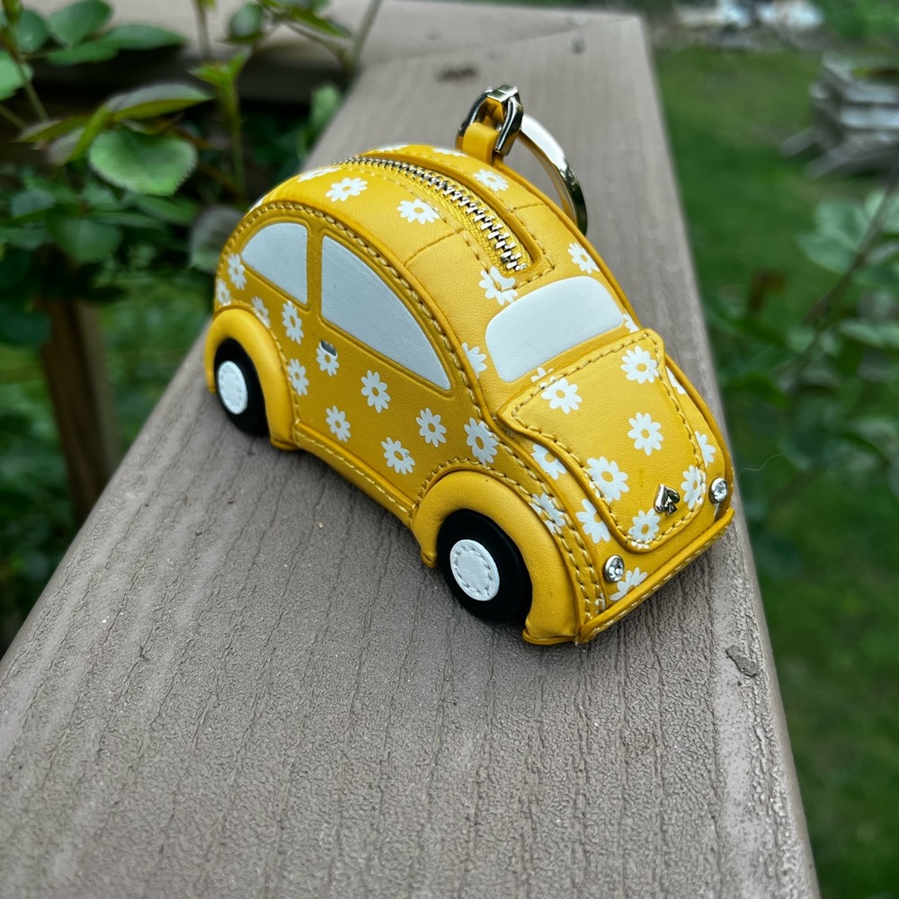 Kate spade beep beep car coin purse